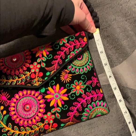 Hand embroidered purse from India - Picture 6 of 8